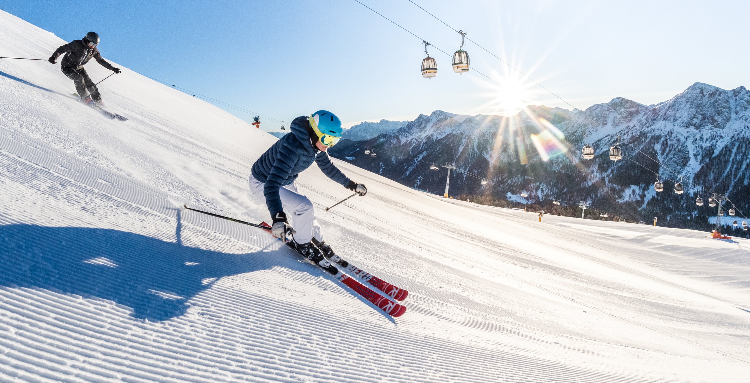 https://www.google.it/search?q=kronplatz+ski+fahren&tbm=isch&ved=2ahUKEwjalLLS68f0AhX5wbsIHUZqCPoQ2-cCegQIABAA&oq=kronplatz+ski+fahren&gs_lcp=CgNpbWcQAzoKCAAQsQMQgwEQQzoFCAAQgAQ6BAgAEEM6BAgAEB46BAgAEBM6BggAEB4QEzoICAAQCBAeEBNQlQhYjBRgihZoAHAAeACAAWiIAf0HkgEEMTEuMZgBAKABAaoBC2d3cy13aXotaW1nwAEB&sclient=img&ei=qimqYdqXOfmD7_UPxtSh0A8&bih=969&biw=1920#imgrc=DdTCYRc7dGGt7M